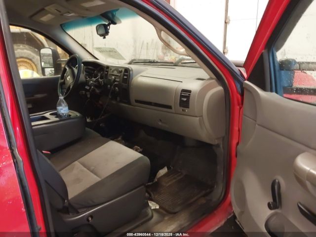 Chevrolet Silverado 2500 Work Truck Image 14