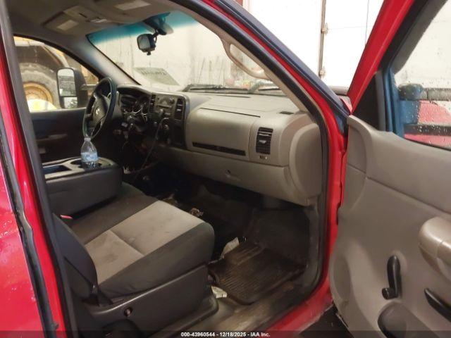 Chevrolet Silverado 2500 Work Truck Image 14