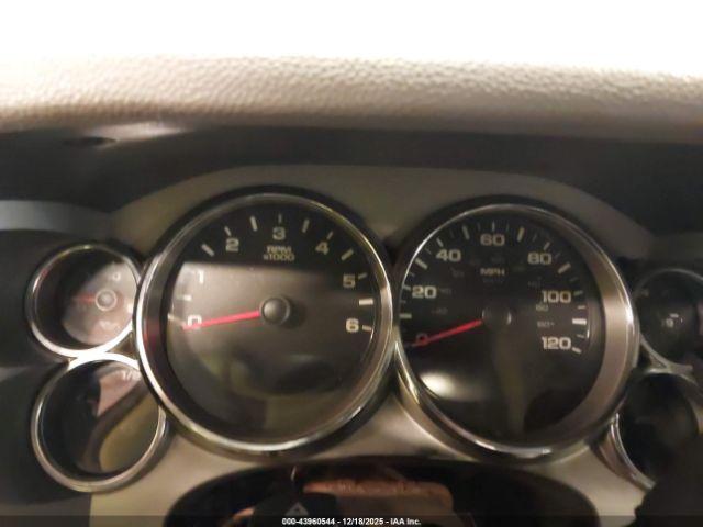 Chevrolet Silverado 2500 Work Truck Image 9