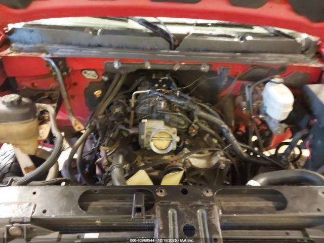 Chevrolet Silverado 2500 Work Truck Image 5