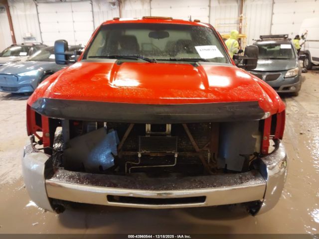 Chevrolet Silverado 2500 Work Truck Image 2