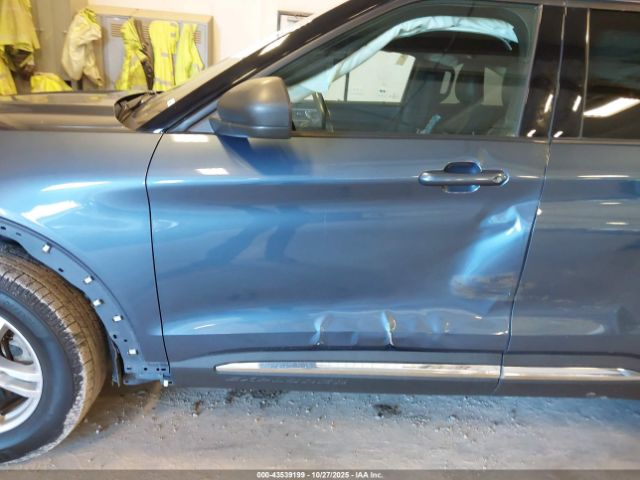 Ford Explorer Xlt Image 9