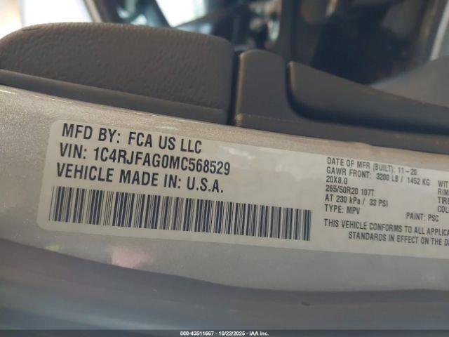 Jeep Grand Cherokee Laredo X 4x4 Image 3