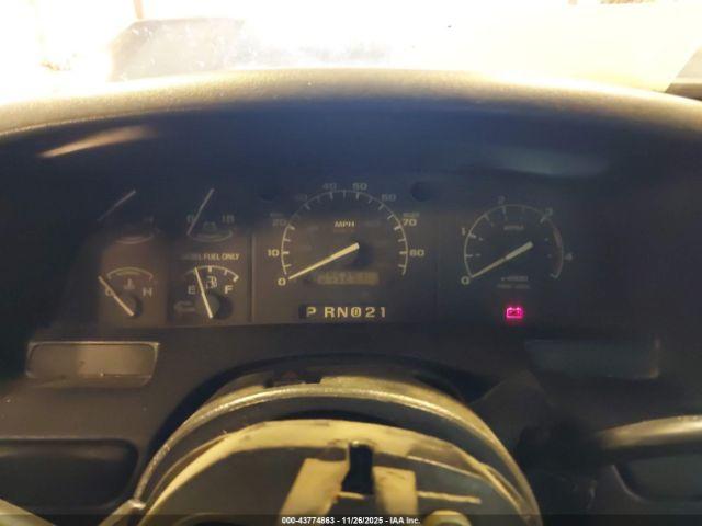 Ford F-250 Xl Image 6