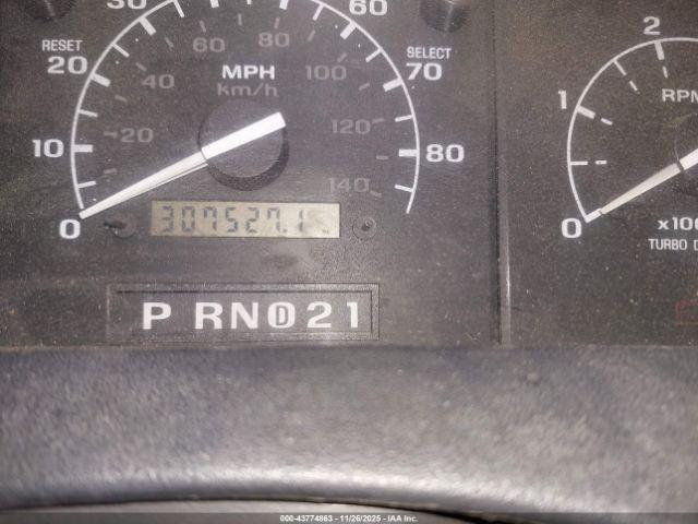 Ford F-250 Xl Image 3