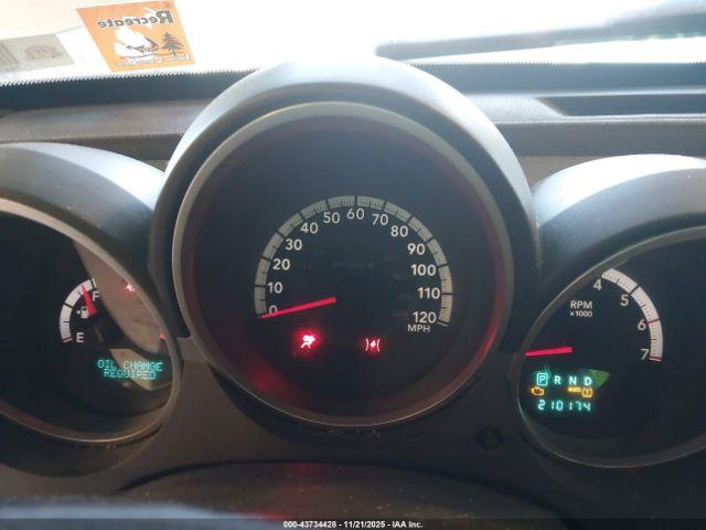 Dodge Nitro Sxt Image 6