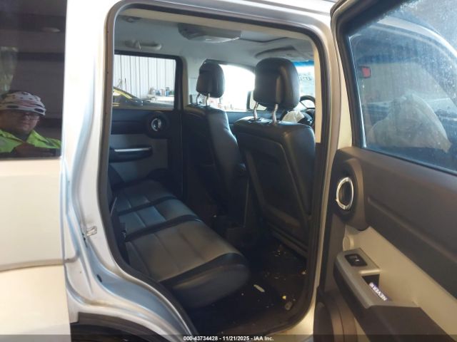 Dodge Nitro Sxt Image 7