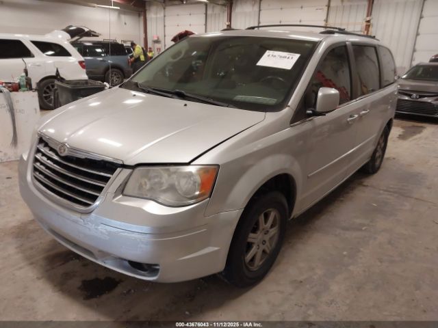 Chrysler Town & Country Touring Plus Image 3