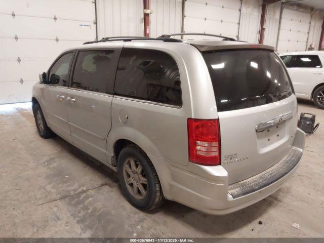Chrysler Town & Country Touring Plus Image 2
