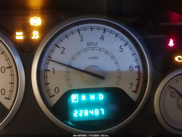 Chrysler Town & Country Touring Plus Image 7