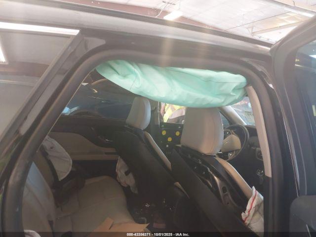 Lincoln Corsair Grand Touring Image 8