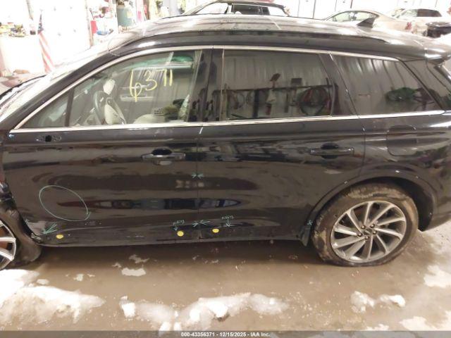 Lincoln Corsair Grand Touring Image 2