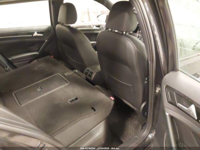 Volkswagen Golf Image 5