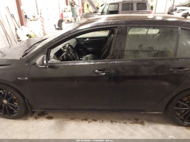 Volkswagen Golf Image 13