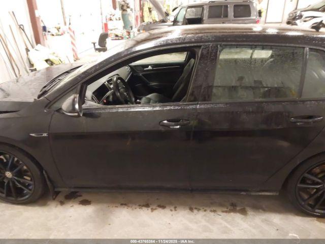 Volkswagen Golf Image 13