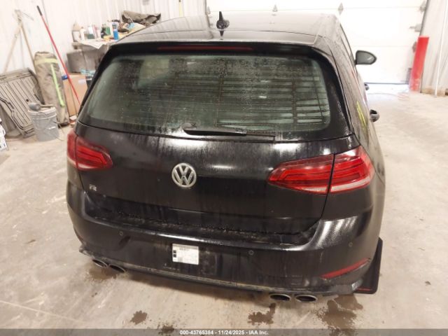 Volkswagen Golf Image 11