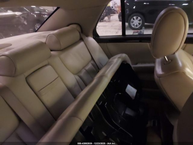 Cadillac DTS 1sd Image 11