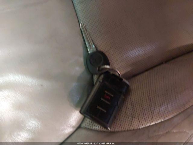 Cadillac DTS 1sd Image 10