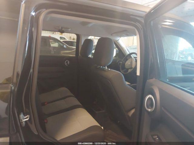 Dodge Nitro Sxt Image 7