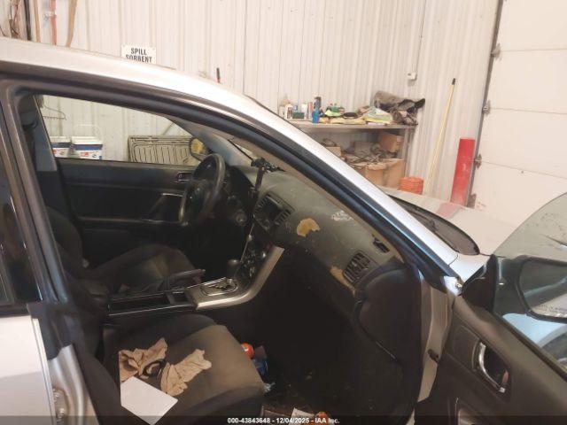 Subaru Legacy 2.5i Image 2