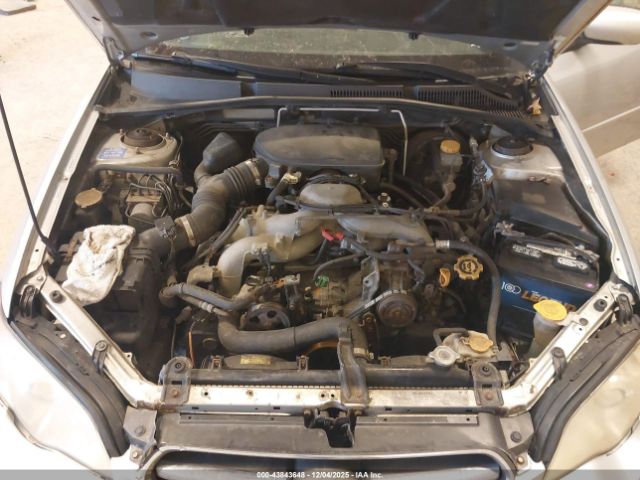 Subaru Legacy 2.5i Image 11