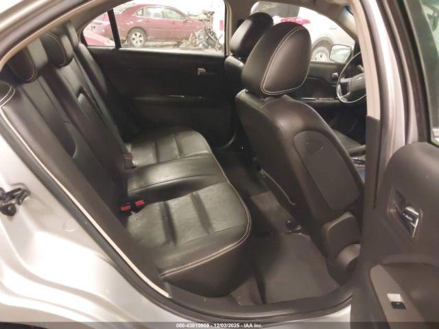 Ford Fusion Image 11