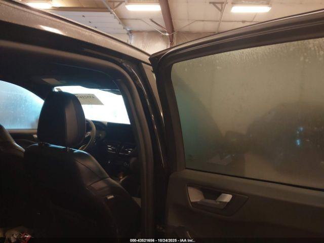 Ford Escape St-line Image 13