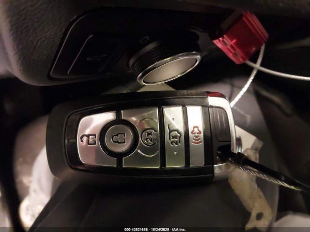 Ford Escape St-line Image 14