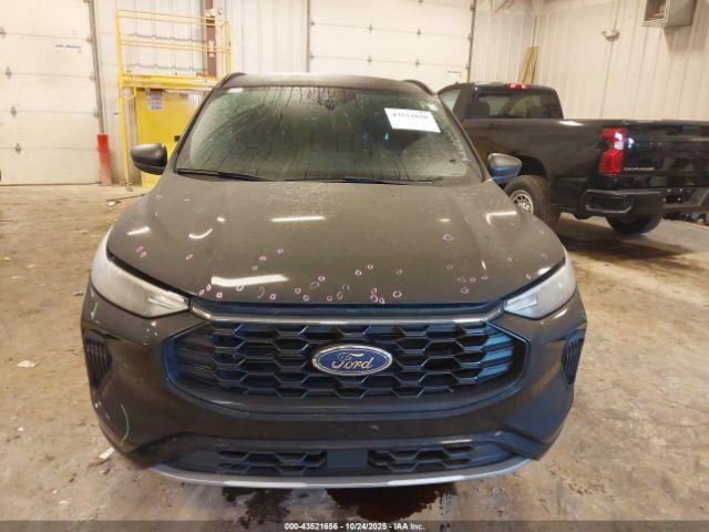 Ford Escape St-line Image 2