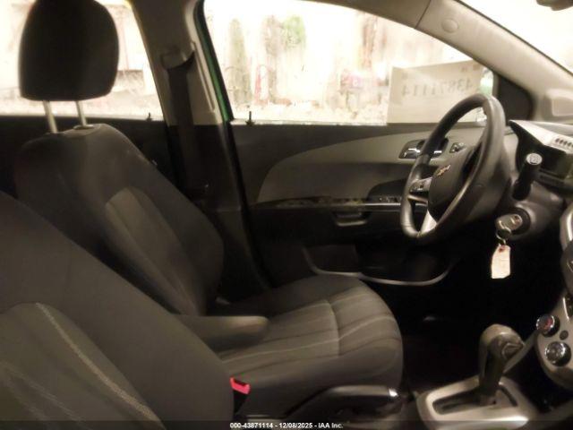 Chevrolet Sonic Lt Auto Image 8