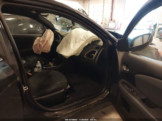 Chrysler 200 Touring Image 9