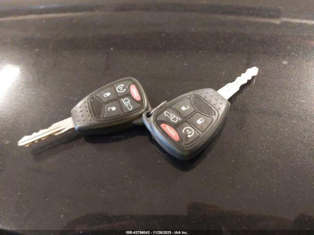 Chrysler 200 Touring Image 14