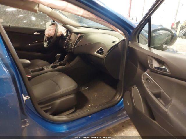 Chevrolet Cruze Lt Auto Image 9