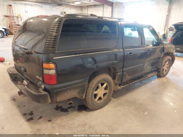 GMC Yukon Denali Image 3