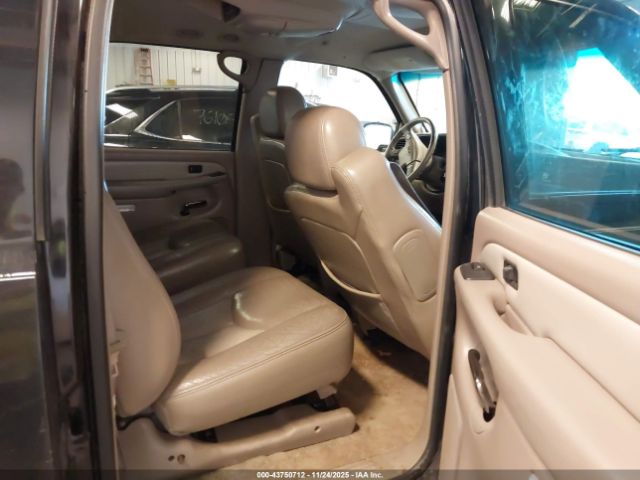 GMC Yukon Denali Image 6