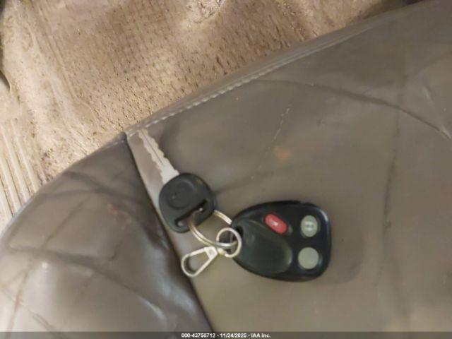 GMC Yukon Denali Image 12