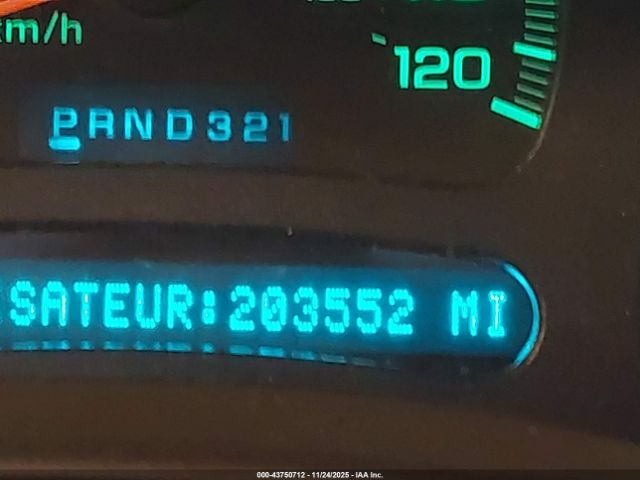 GMC Yukon Denali Image 14