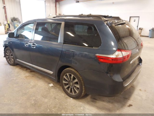 Toyota Sienna Limited Premium 7 Passenger Image 14