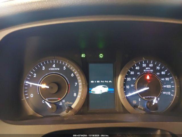 Toyota Sienna Limited Premium 7 Passenger Image 12