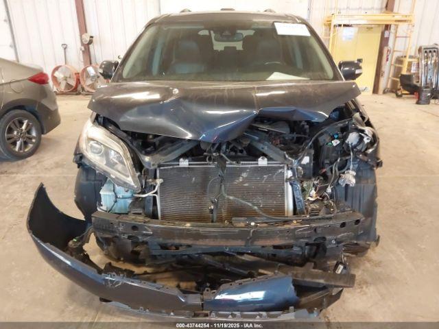 Toyota Sienna Limited Premium 7 Passenger Image 13