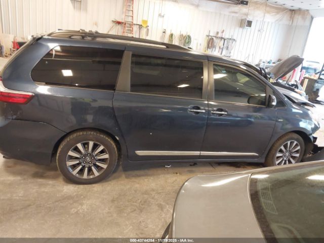 Toyota Sienna Limited Premium 7 Passenger Image 9