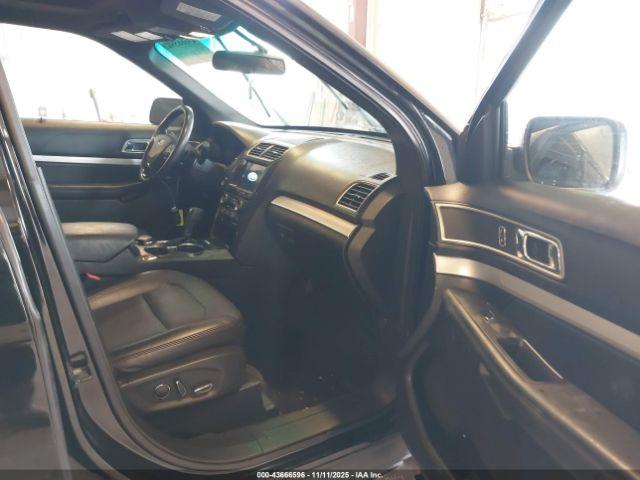 Ford Explorer Xlt Image 8