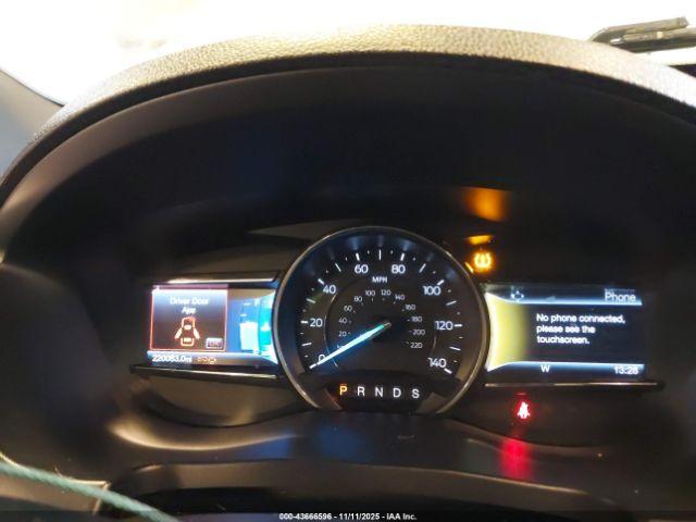 Ford Explorer Xlt Image 4