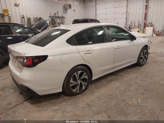 Subaru Legacy Premium Image 2