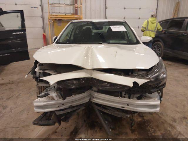 Subaru Legacy Premium Image 9