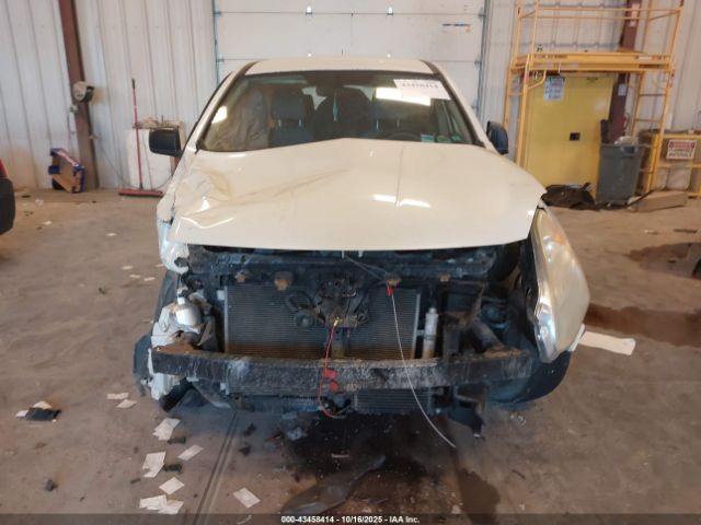 Nissan Rogue S Image 6