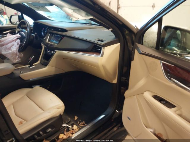 Cadillac XT5 Luxury Image 3