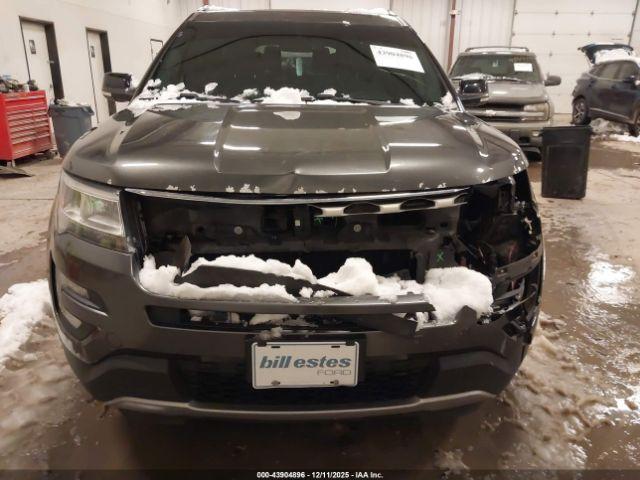 Ford Explorer Xlt Image 15