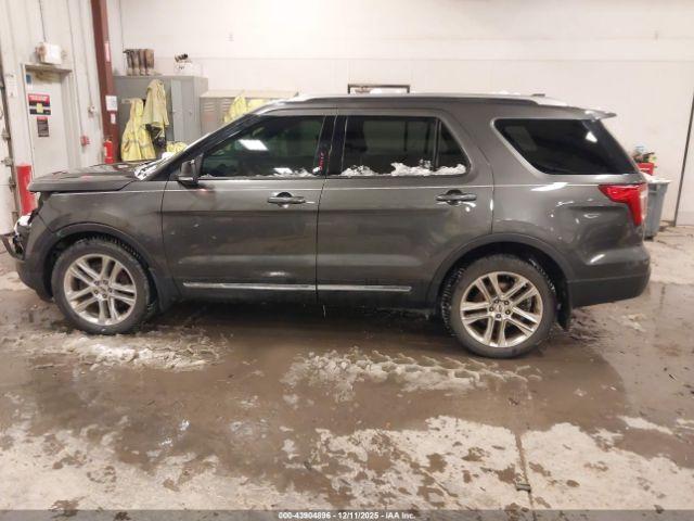 Ford Explorer Xlt Image 12