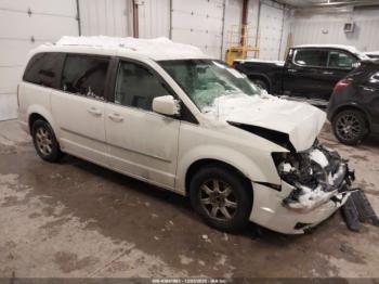  Salvage Chrysler Town & Country